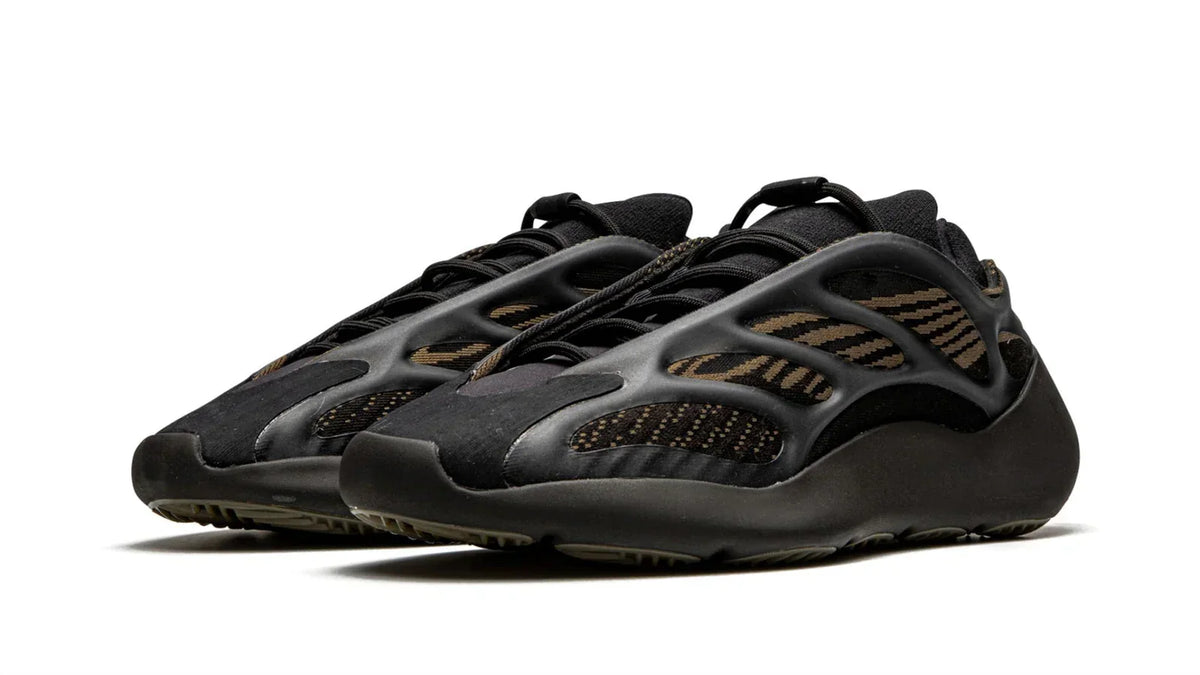 YEEZY 700 V3 "Clay Brown"